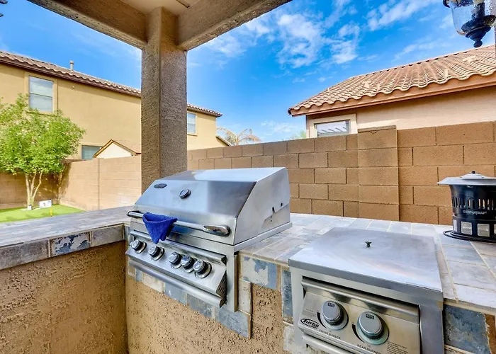 Holiday home Luxe Family W/ Pool, 13 Mi To Dtwn Phoenix!