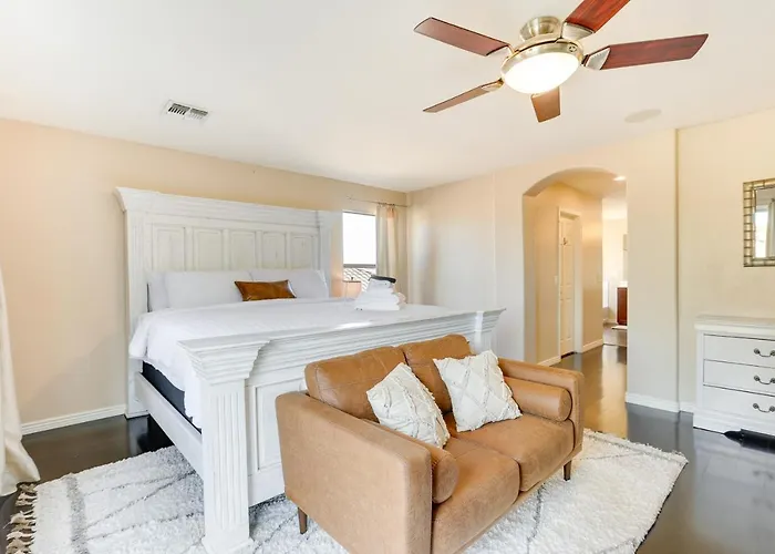 Holiday home Luxe Family W/ Pool, 13 Mi To Dtwn Phoenix! *