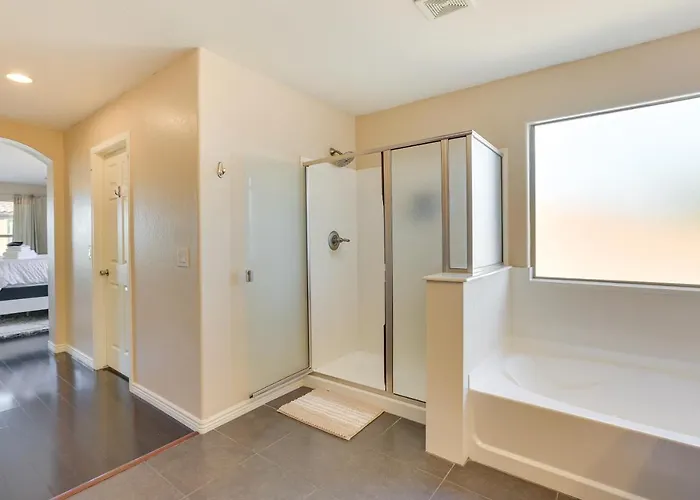 Holiday home Luxe Family W/ Pool, 13 Mi To Dtwn Phoenix! Phoenix