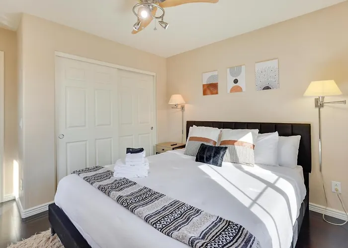 Luxe Family W/ Pool, 13 Mi To Dtwn Phoenix! Holiday home Phoenix