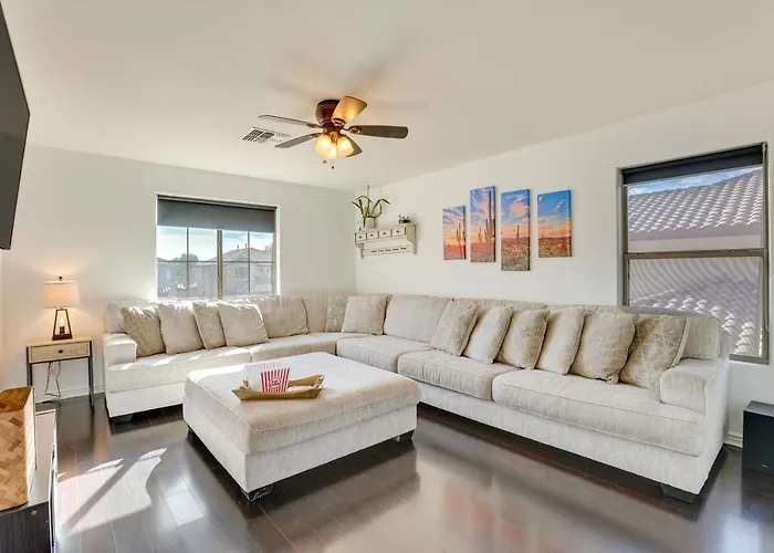 Luxe Family W/ Pool, 13 Mi To Dtwn Phoenix! Phoenix