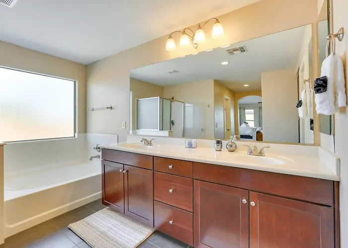 Holiday home Luxe Family W/ Pool, 13 Mi To Dtwn Phoenix!