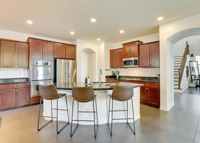 Holiday home Luxe Family W/ Pool, 13 Mi To Dtwn Phoenix!
