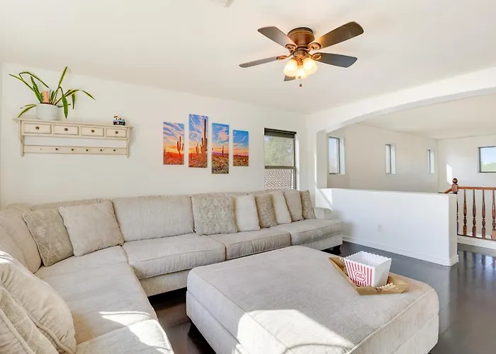 Luxe Family W/ Pool, 13 Mi To Dtwn Phoenix! Phoenix