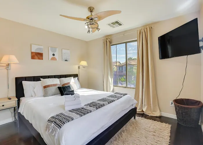 Luxe Family W/ Pool, 13 Mi To Dtwn Phoenix! *