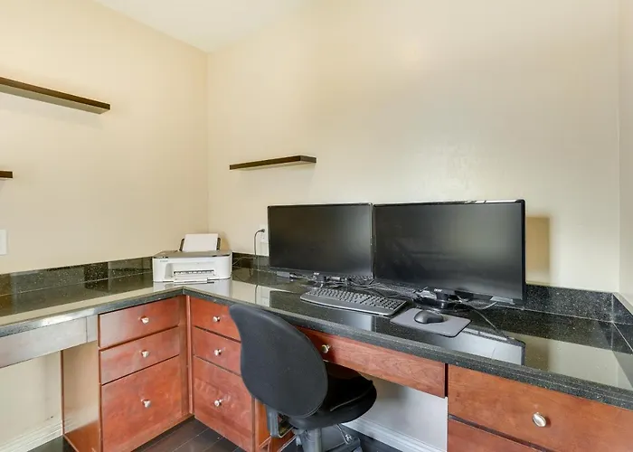 Luxe Family W/ Pool, 13 Mi To Dtwn Phoenix! *