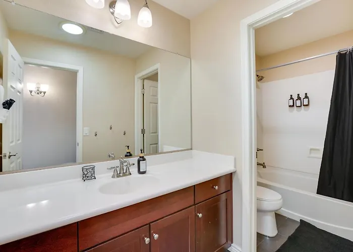 Holiday home Luxe Family W/ Pool, 13 Mi To Dtwn Phoenix! Phoenix